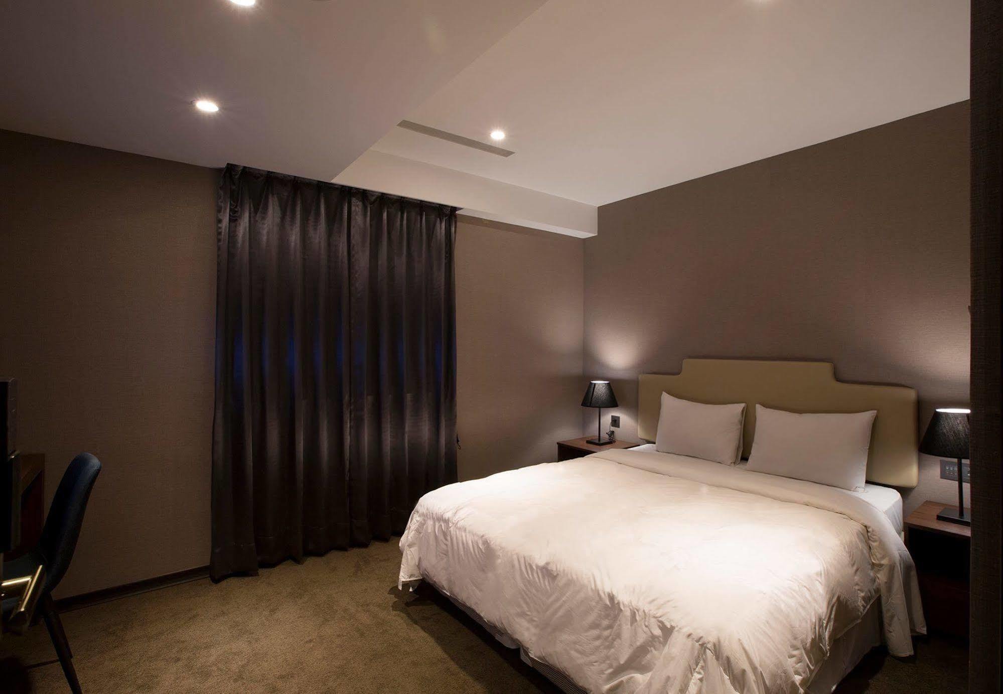 Noble Hotel Taipei Exterior foto